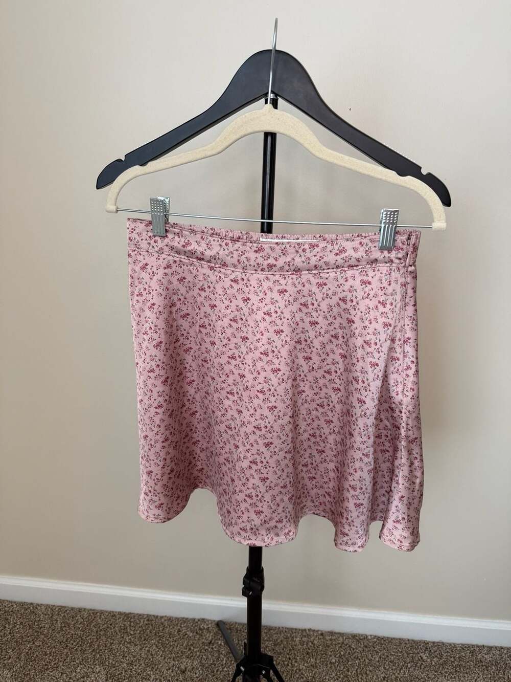 Hollister Ultra High-Rise Floral Mini Skirt Size M